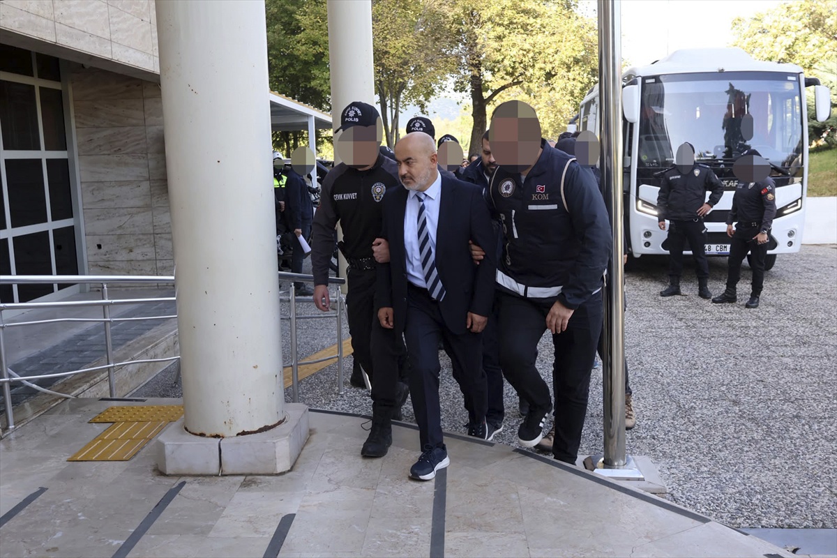 İhale soruşturmasında Milas Belediye Başkanı Topuz'la 22 şüpheli adliyeye sevk edildi