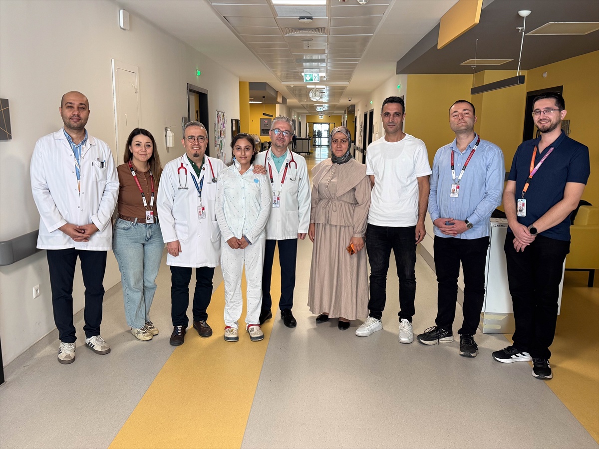 İzmir'de kalbi dakikada 250'nin üzerinde atan 13 yaşındaki çocuk ablasyonla iyileşti