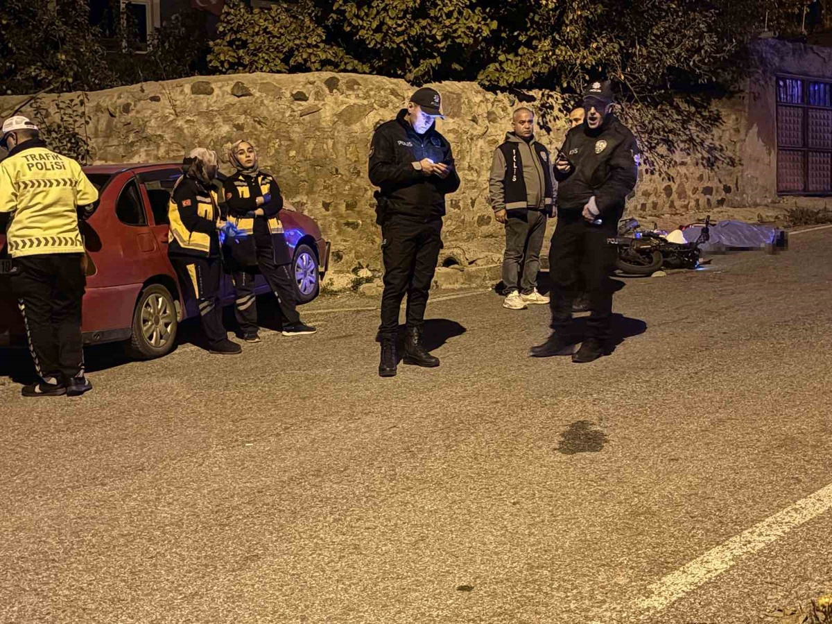 Kayseri Melikgazi'de otomobil ile motosiklet çarpıştı, 17 yaşındaki çocuk öldü