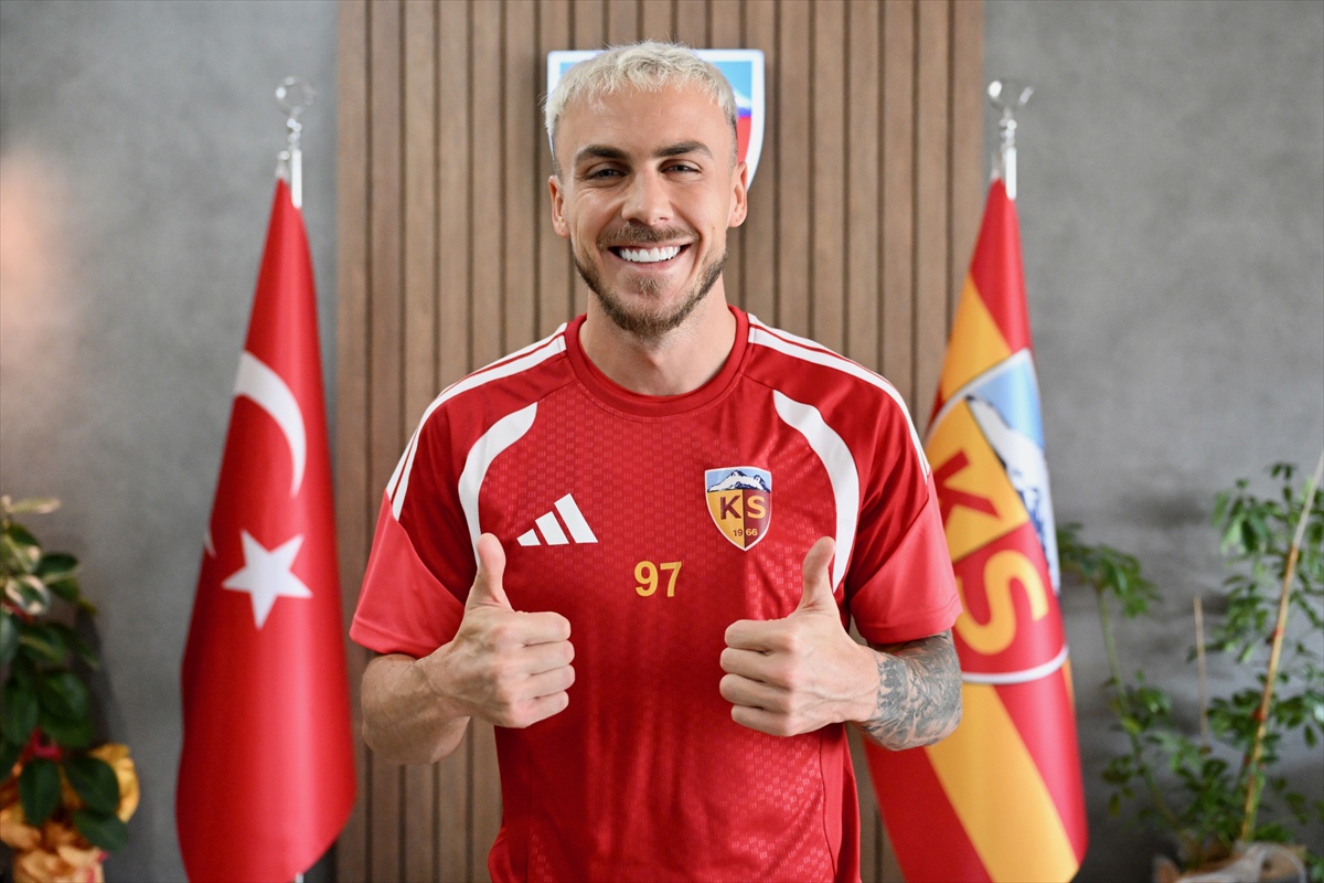 Kayserispor'un golcüsü Seferi, 11 lig maçında 9 gol atarak takımını zirveye taşıdı