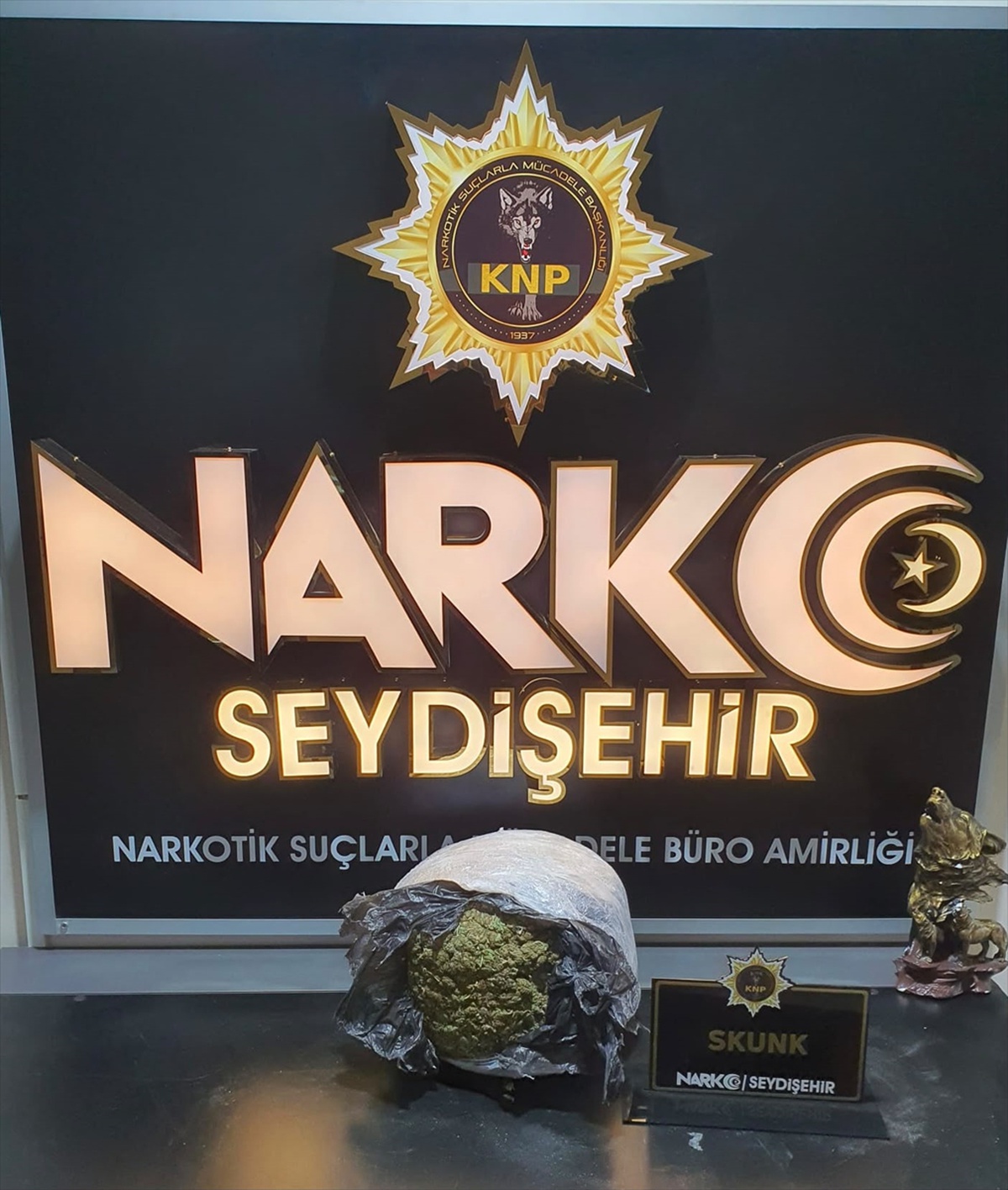 Konya Seydişehir'de uyuşturucu operasyonunda araçta madde bulunan 1 kişi tutuklandı