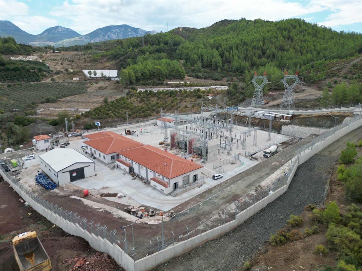 Kumluca Kaymakamı Güneş, 3 Kasım'da hizmete girecek trafo merkezini inceledi