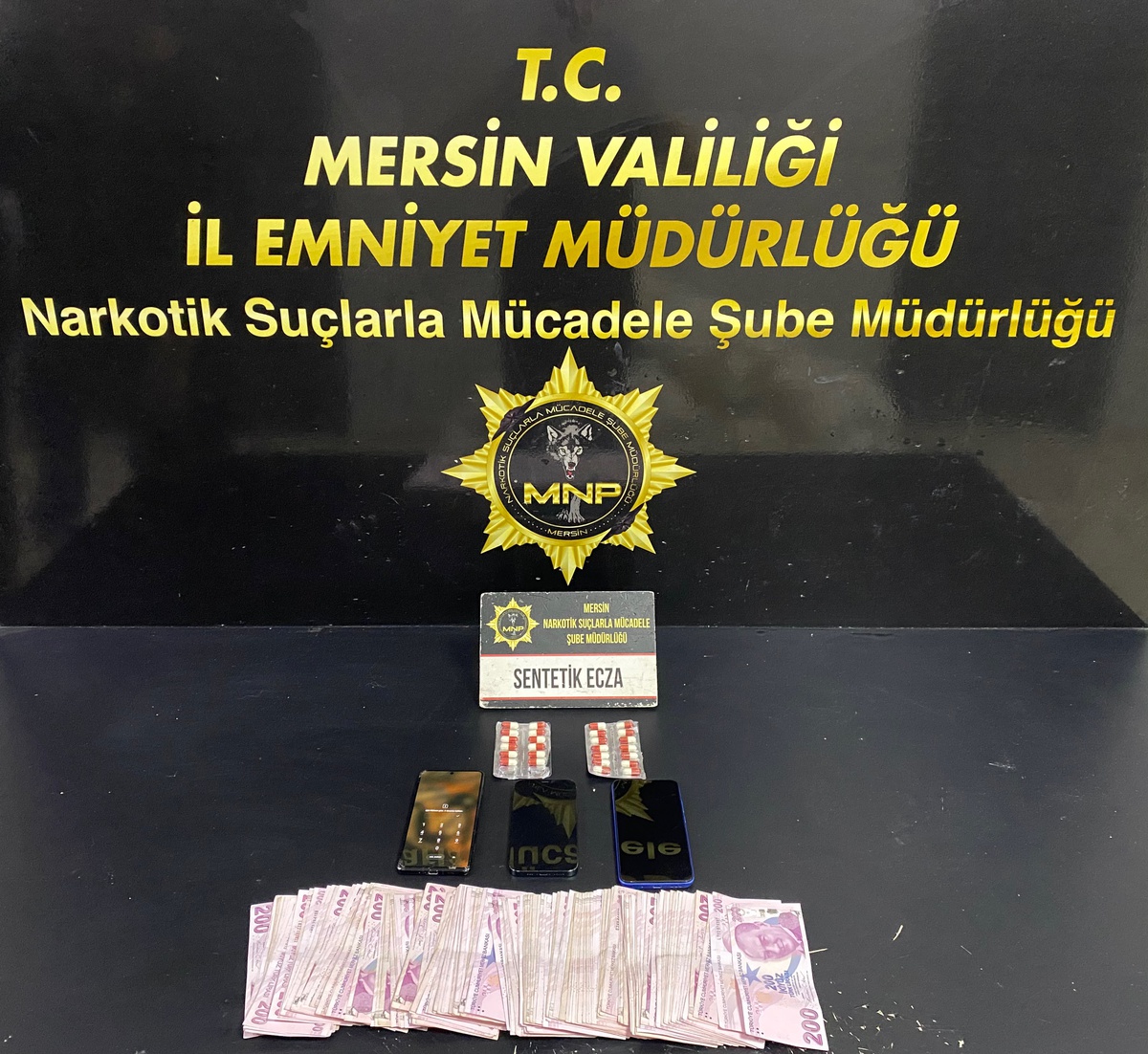 Mersin'de uyuşturucu satıcılarına operasyon düzenlendi, 4 şüpheli tutuklandı