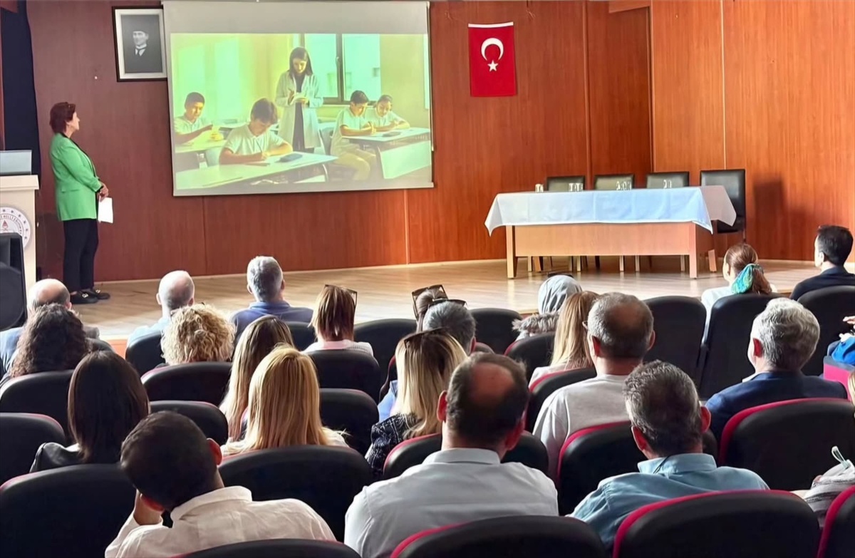 Muğla Marmaris ve Datça'da müdürler ve zümre başkanlarına OYSS anlatıldı