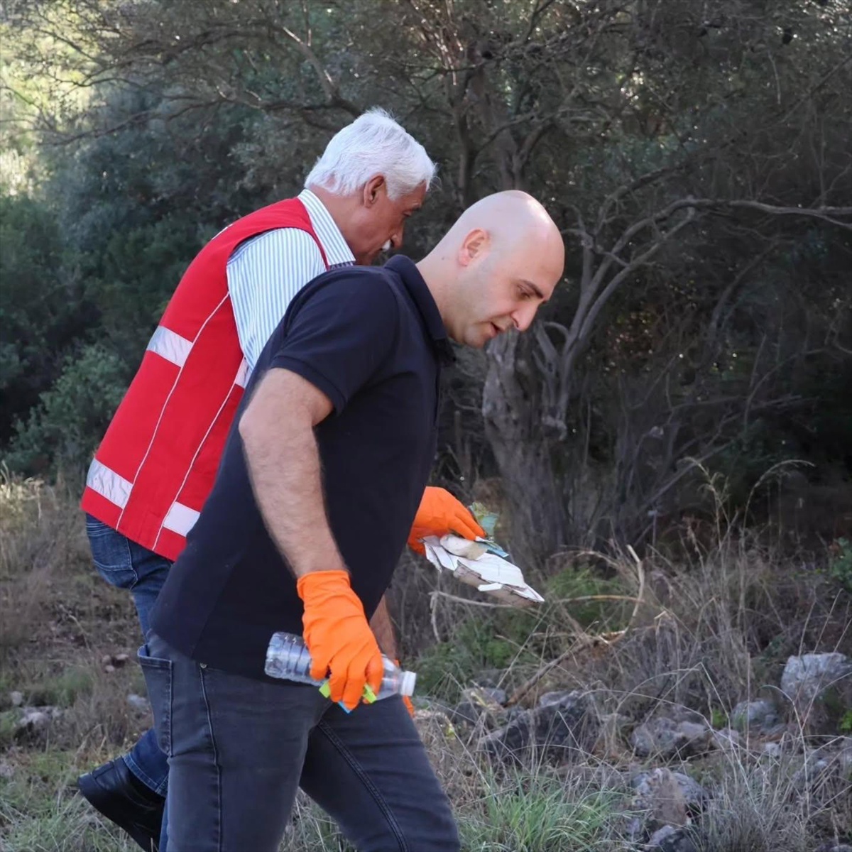 Muğla Ula'da Gökova Körfezi koylarında dalgıçlarla temizlik etkinliği düzenlendi