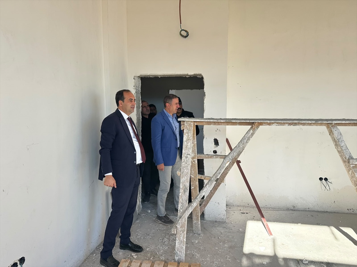 Muğla Vali Yardımcısı ve Datça Kaymakamı, Hükümet Konağı inşaatını inceledi
