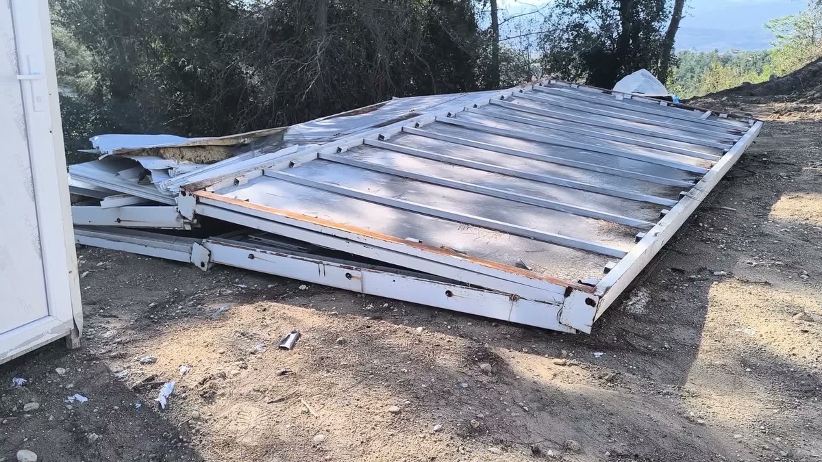 Osmaniye'de deprem ve yağıştan etkilenen Hatunoğlu ailesi barakada yaşamını sürdürüyor