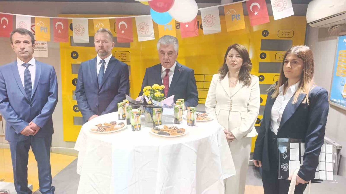 PTT 186. kuruluş yıl dönümünü Zonguldak'ta kutladı, Mehmet Doğan'a hediye verdi
