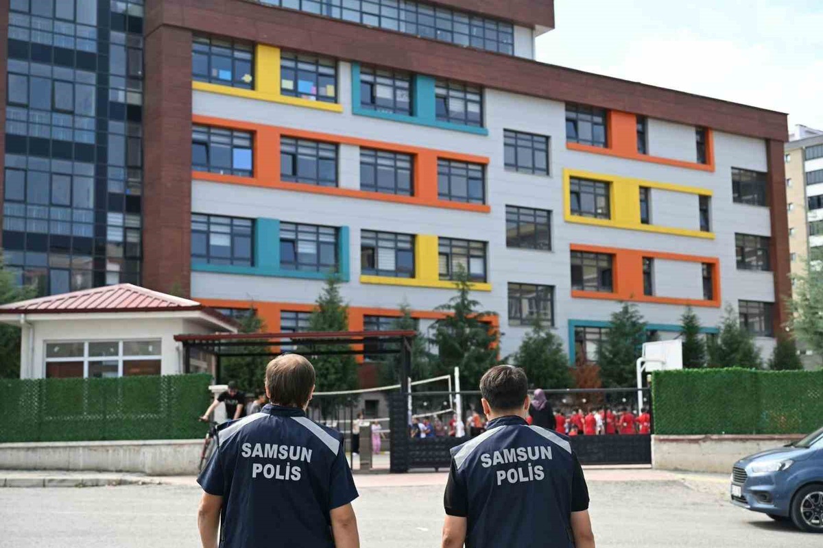 Samsun'da okul çevresi güvenliği için 272 servis aracına işlem yapıldı