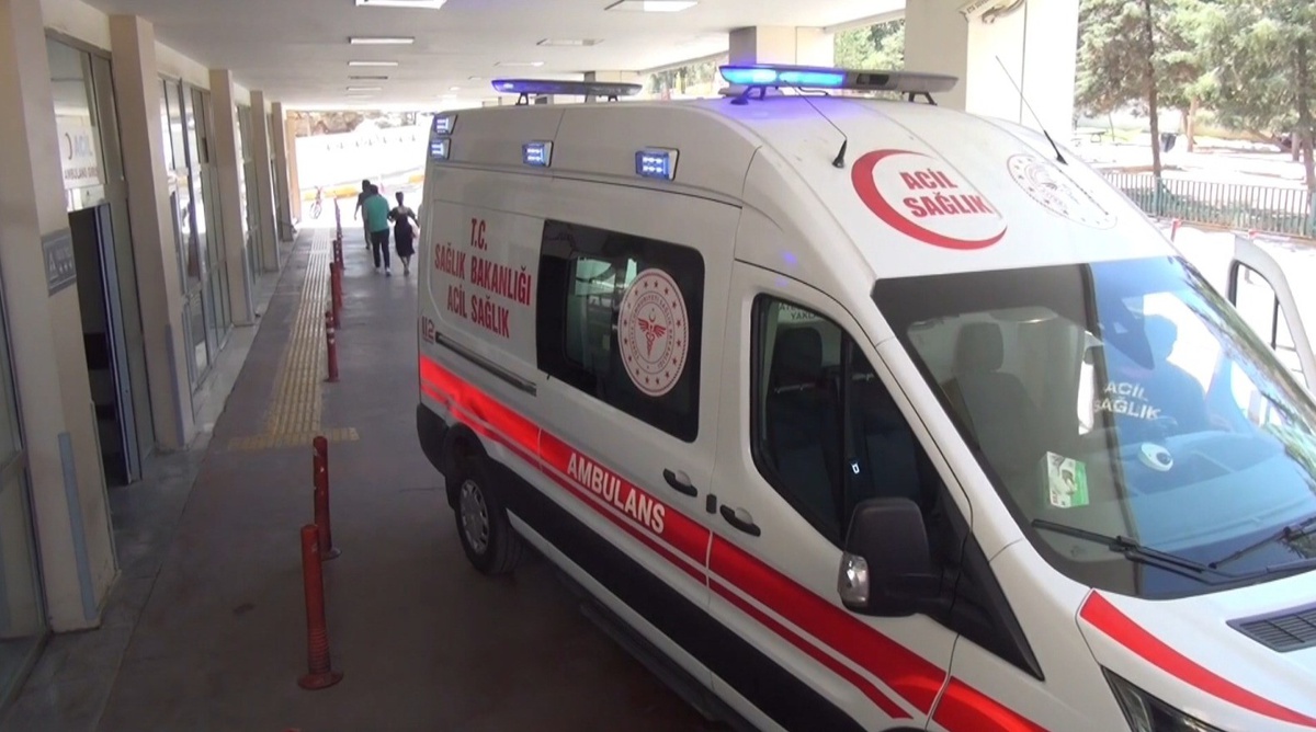 Şanlıurfa Eyyübiye'de ortaokulda yaprak sarması yiyen 12 öğrenci zehirlendi