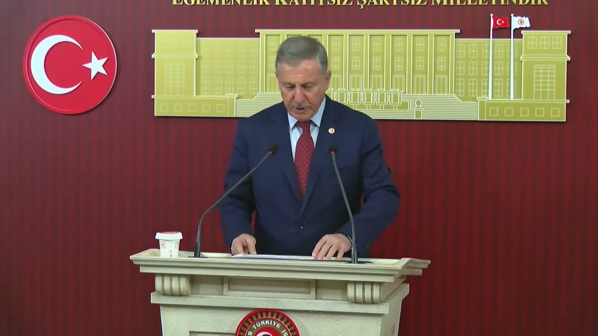 Selçuk Özdağ seçim tarihini 14 Mayıs 2028 olarak açıkladı, erken seçimi eleştirdi