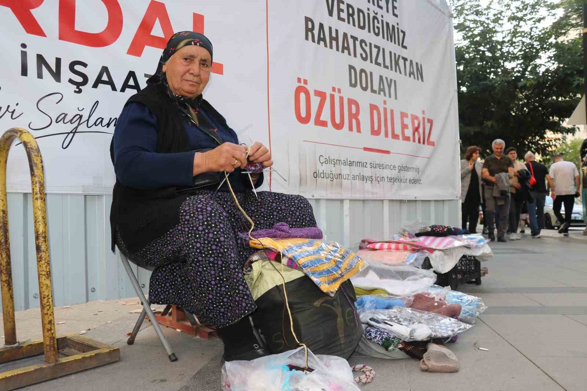 Sivas'ta 75 yaşındaki Şükriye Koç, boyu uzun diye okula gidemedi, 9 yaşında çalıştı