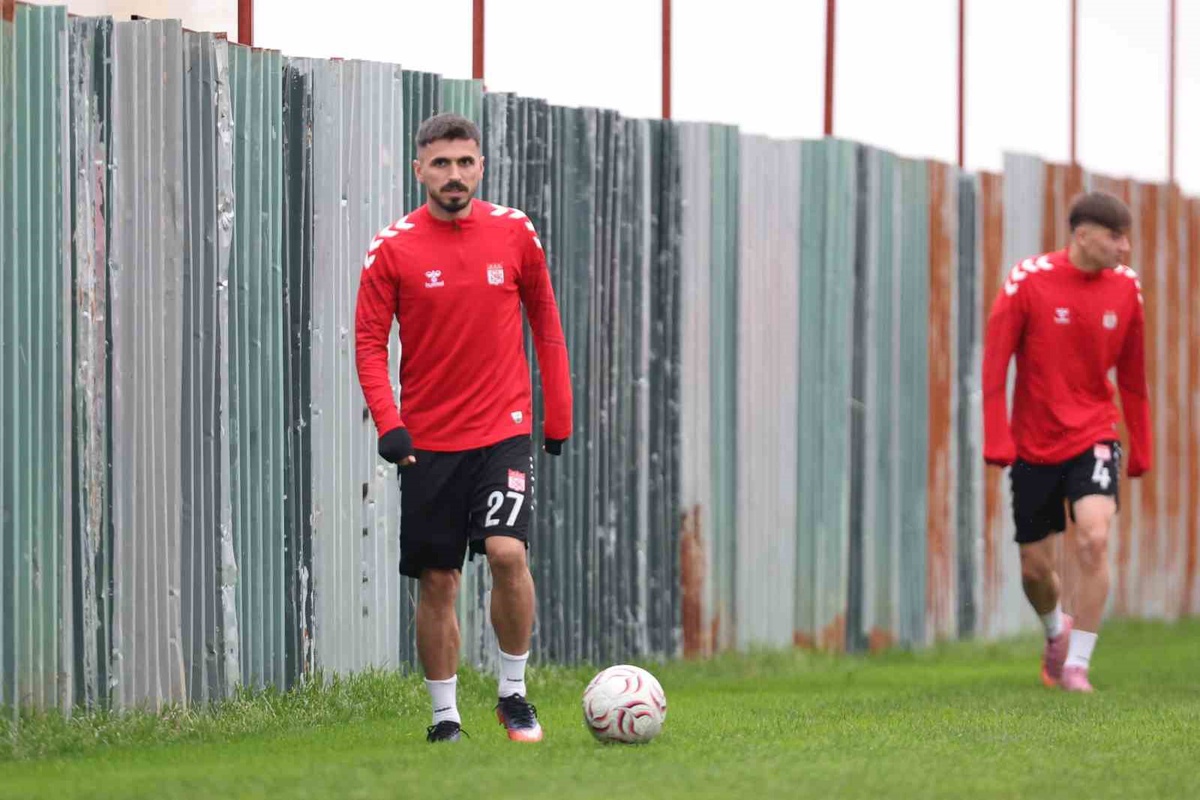 Sivasspor, yarın Ümraniyespor'a konuk olacağı maçın hazırlıklarını tamamladı