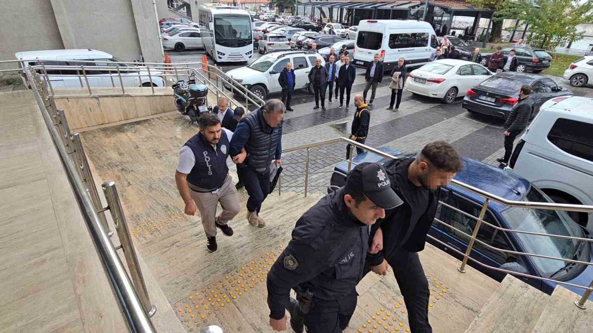 Zonguldak'ta 3 katlı binanın çökmesine ilişkin soruşturmada 3 kişi cezaevine girdi