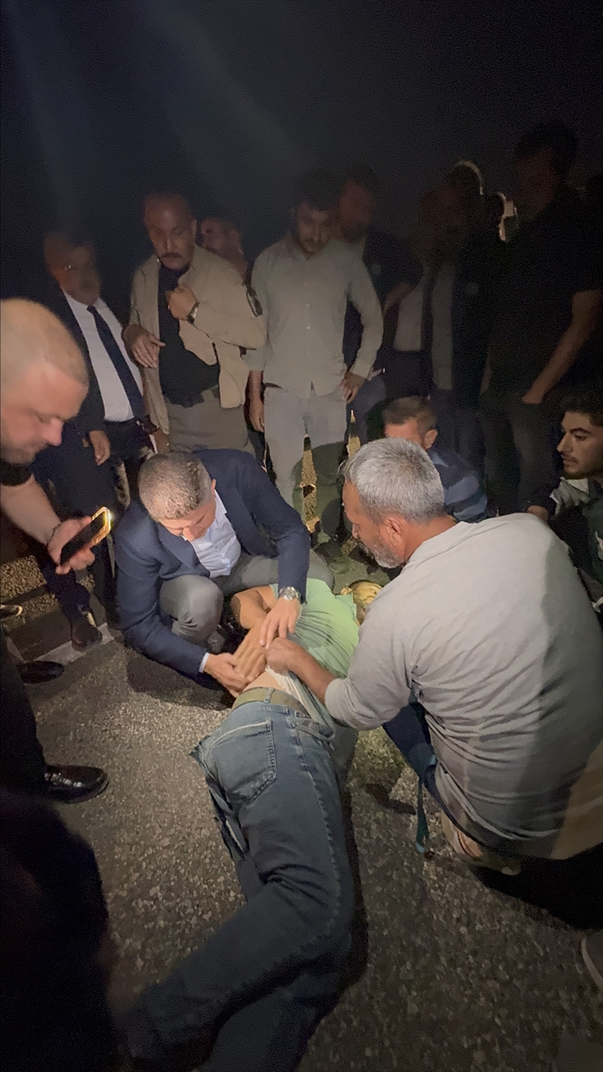 Adıyaman'da aracın çarptığı yaya yaralandı, AK Partili vekil Şan ilk müdahaleyi yaptı