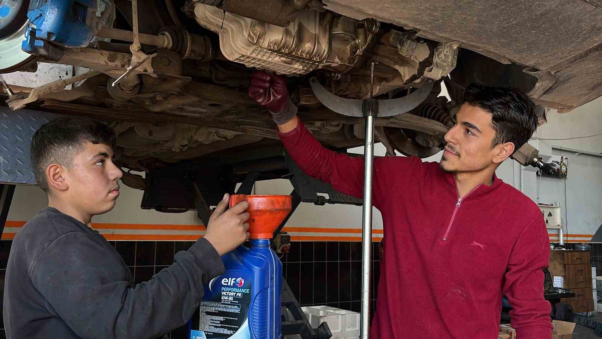 Aksaray'da oto ustası kışlık bakım uyarısı yaptı, ihmal 150-200 bin liraya mal oluyor