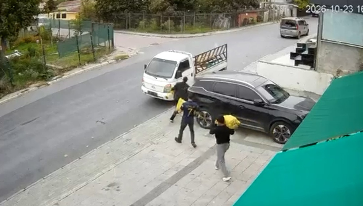 Avcılar'da güpegündüz 200 kilo patates hırsızlığı! Kamyonete yükleyip kaçtılar