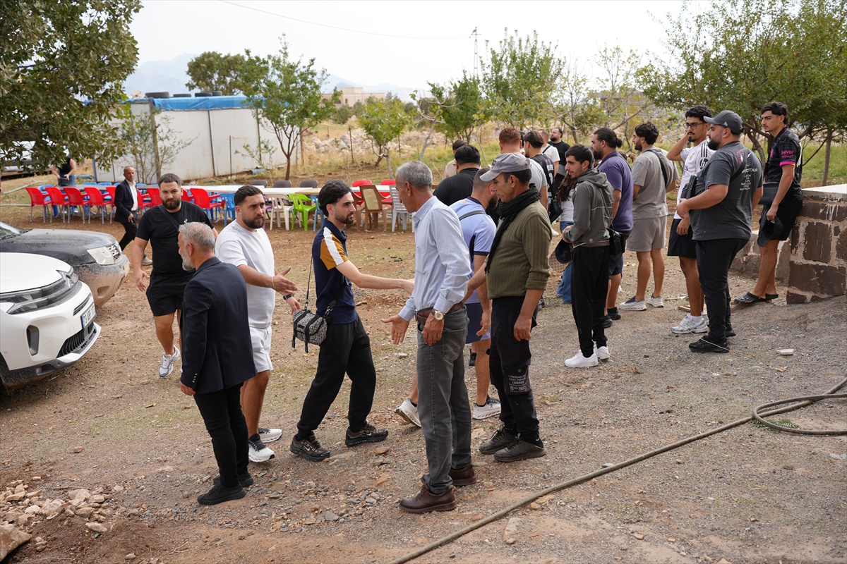 Avrupa'dan gelen 45 kişilik Keldani kafilesi Şırnak'ta Aksu köyünü ziyaret etti