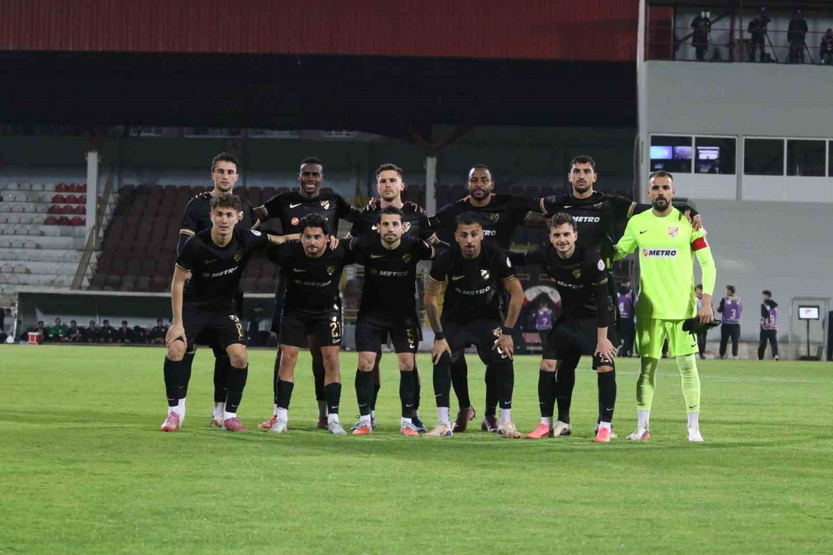 Boluspor Vanspor'a 3-0 yenilerek 1 puanla ligin son sırasına yerleşti