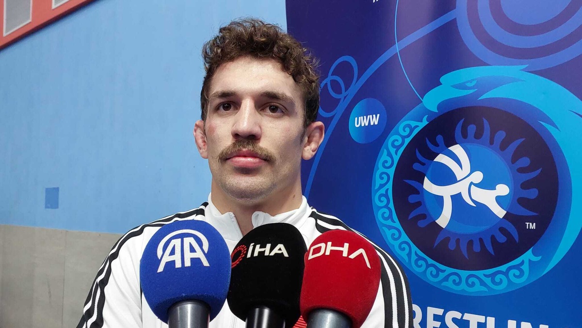 Dünya Güreş Şampiyonası'nda finale kalan Sarıçiçek altın madalya maçına çıkacak