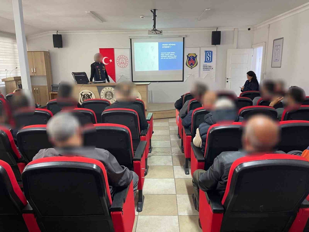 Düzce Denetimli Serbestlik ve Emniyet iş birliğinde suç semineri düzenlendi