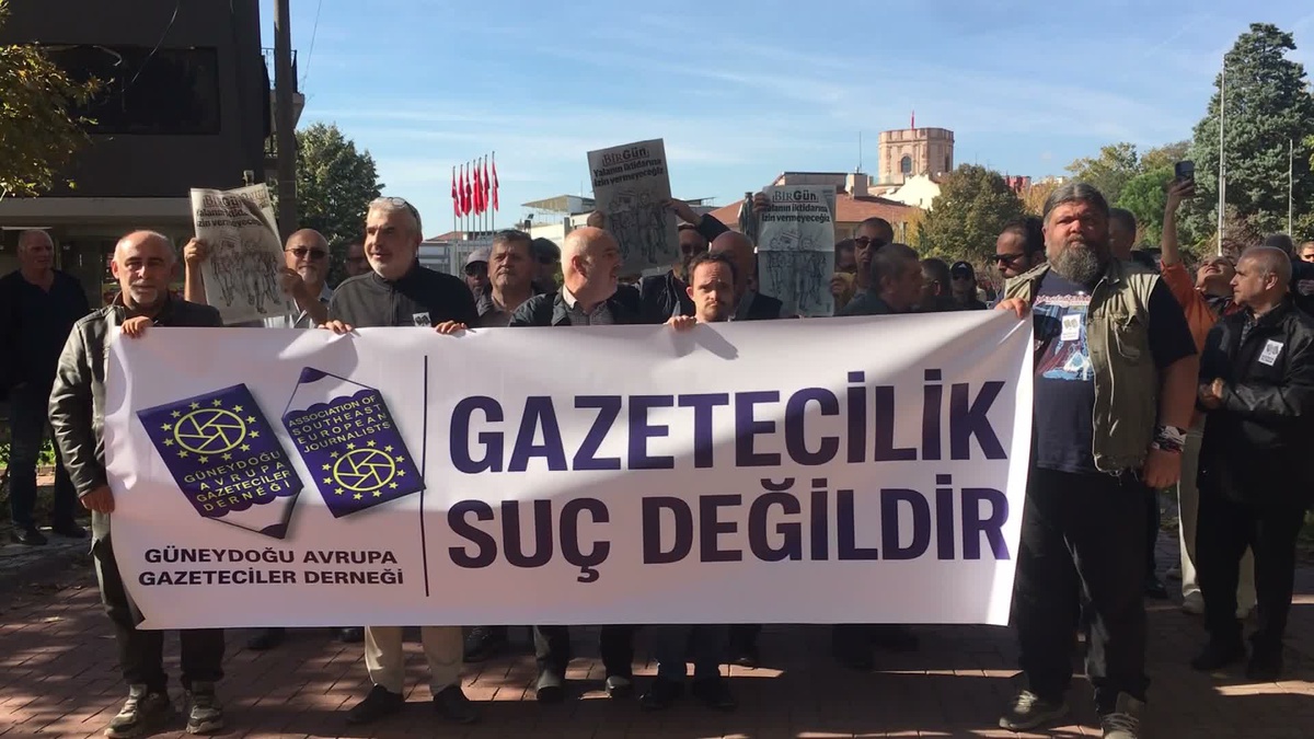 Edirne'de gazeteciler 'Sansür'e Hayır, Habere Özgürlük' eylemiyle yürüdü