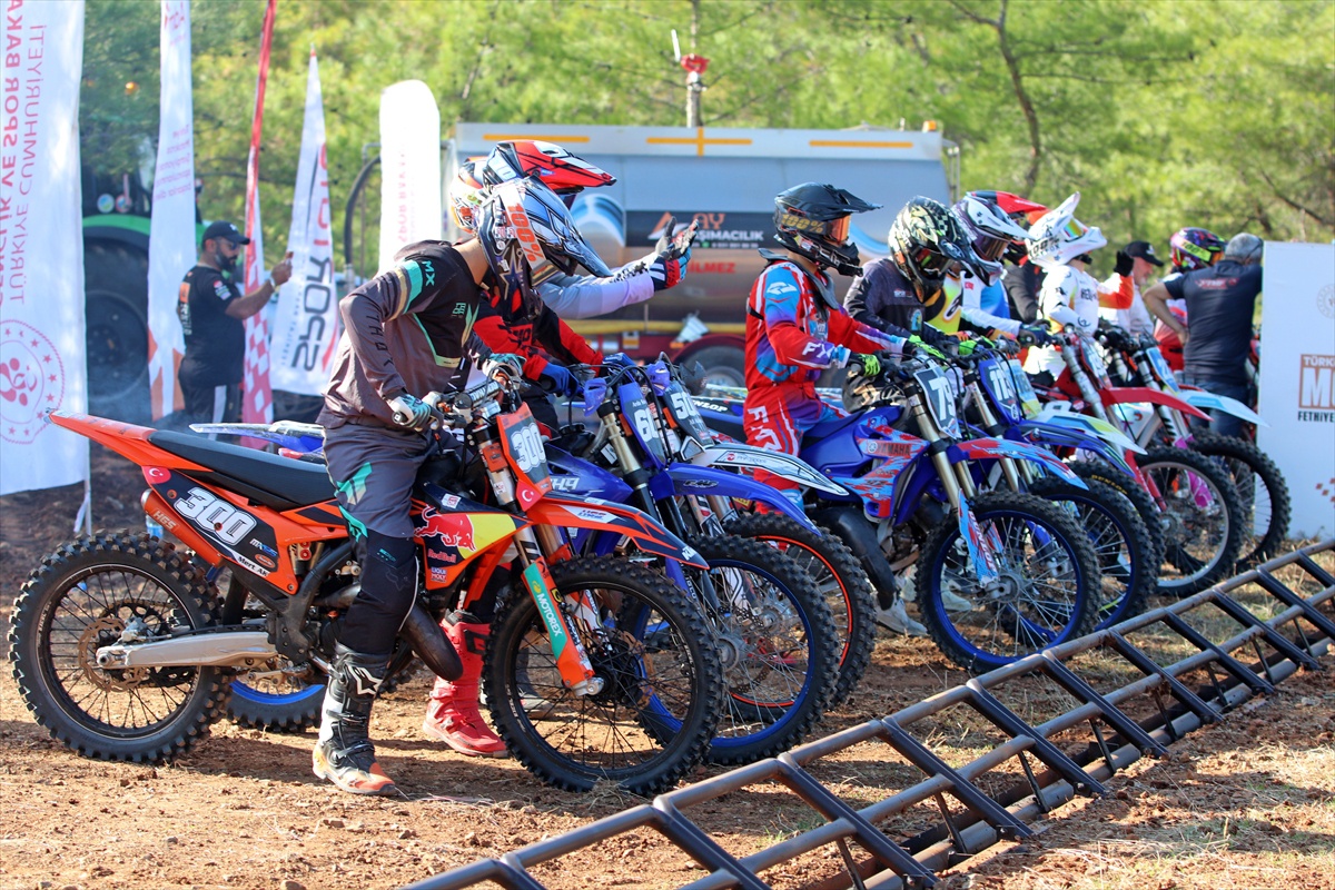 Fethiye'de Türkiye Motokros Şampiyonası'nın son ayağı 112 sporcuyla başladı