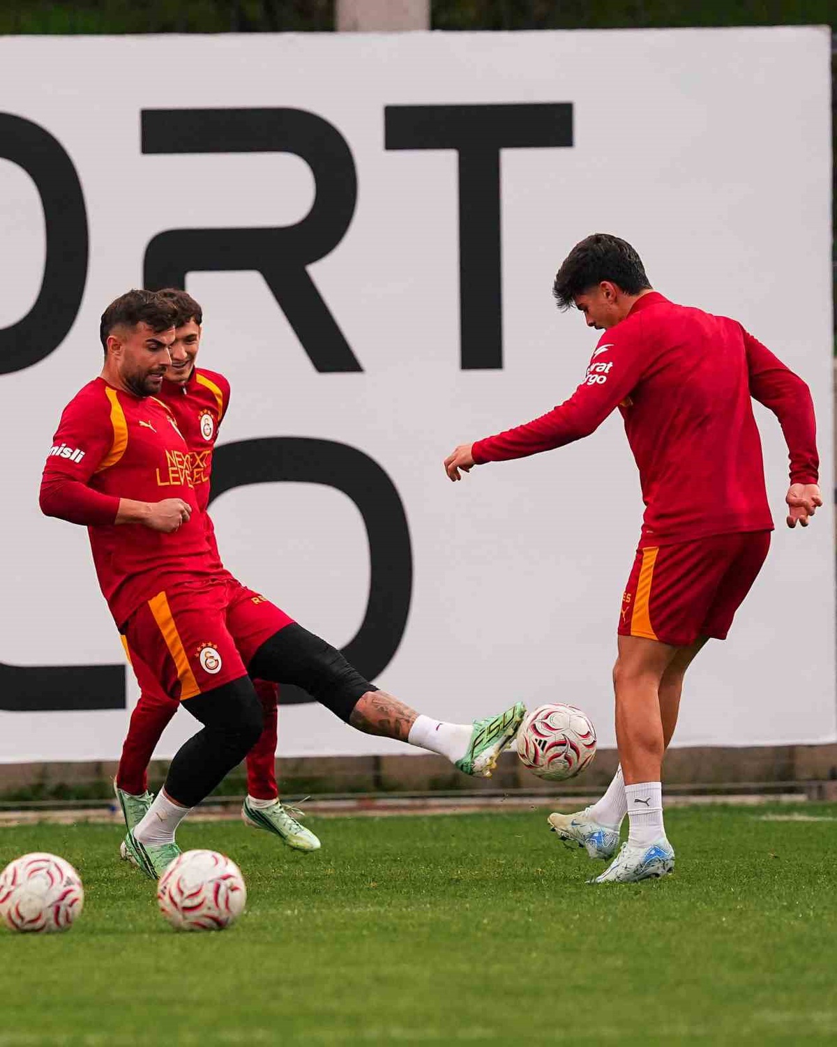 Galatasaray, Fenerbahçe maçının hazırlığını Okan Buruk yönetiminde sürdürdü
