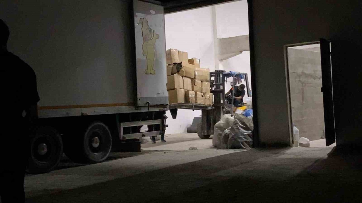 İnegöl'de maaş alamadıklarını öne süren işçilerle fabrika yetkilileri gerginlik yaşadı