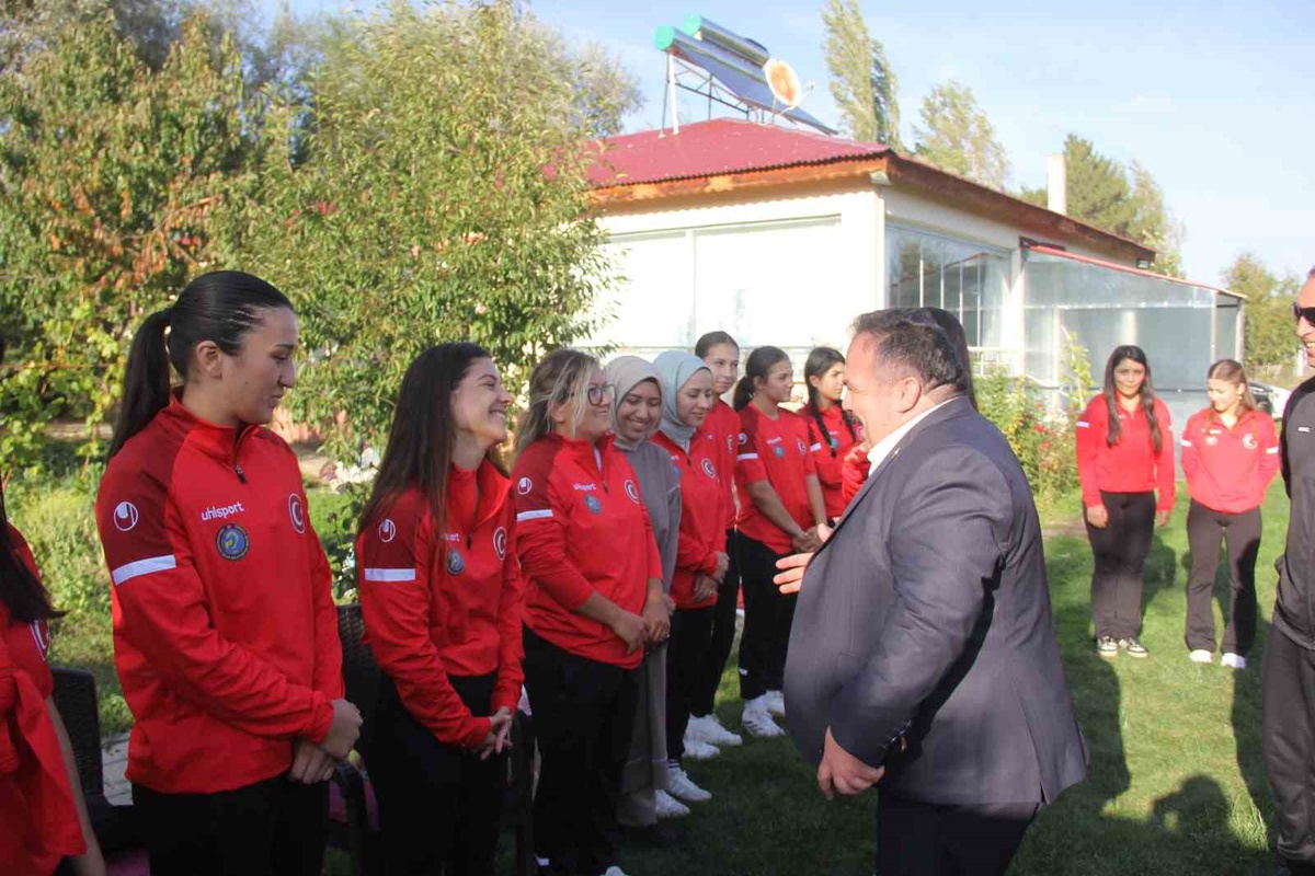 İşitme Engelli Kadın Güreş Milli Takımı, Avrupa öncesi Sivas kampını tamamladı