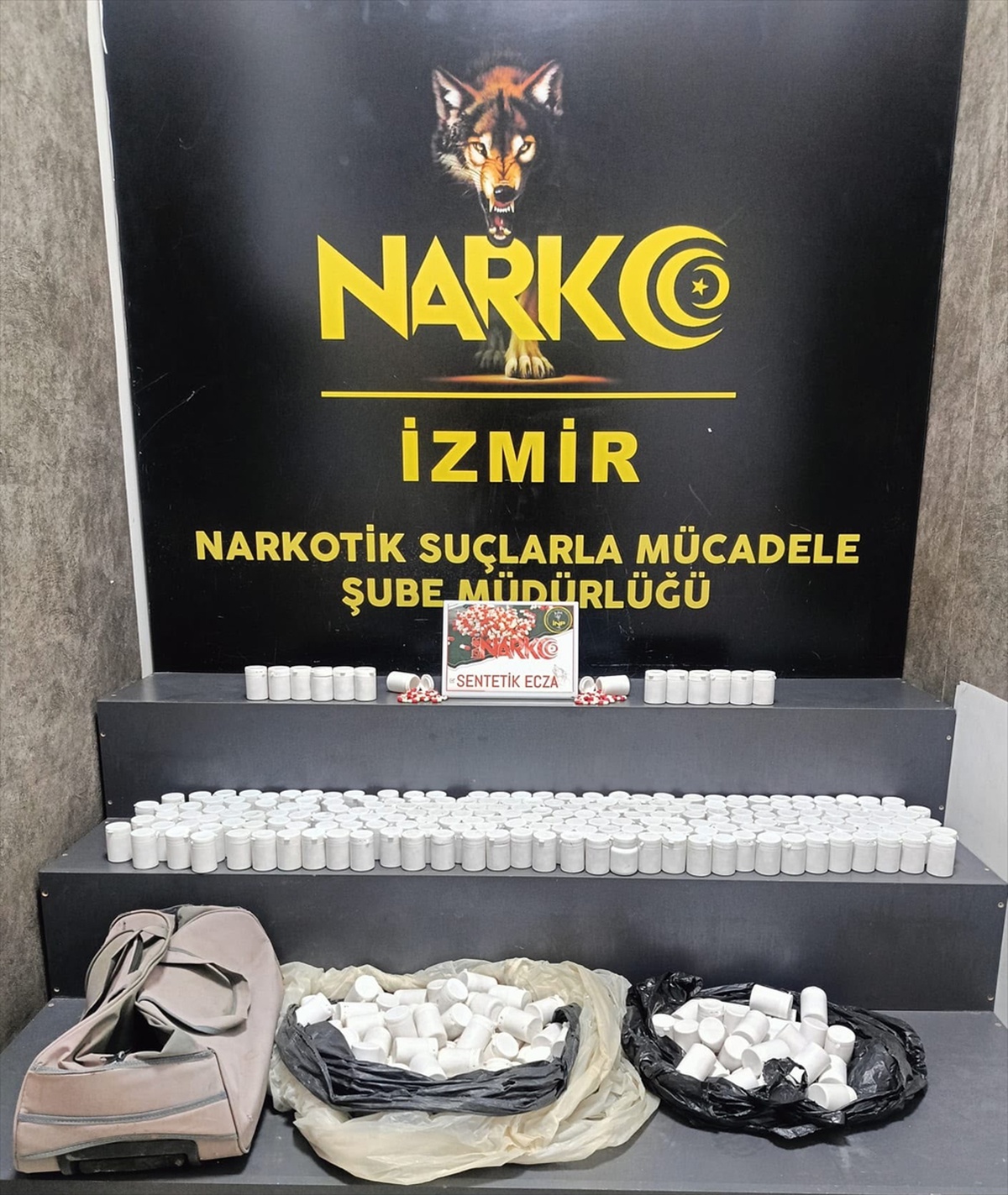 İzmir Torbalı'da gömülü 17 bin 528 uyuşturucu hap bulundu, 2 şüpheli gözaltına alındı