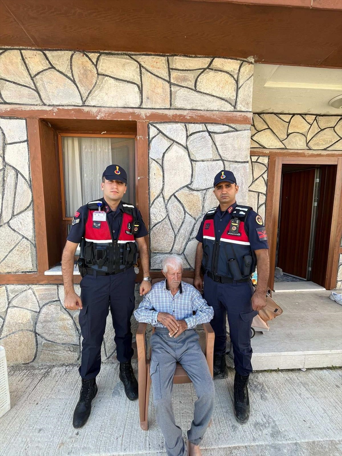 Jandarmanın dron destekli araması Manavgat'ta kaybolan Alzheimer hastasını buldu