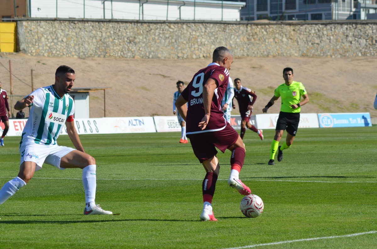 Karacabey Belediyespor, sahasında Kahramanmaraş İstiklalspor'u 3-1 yendi