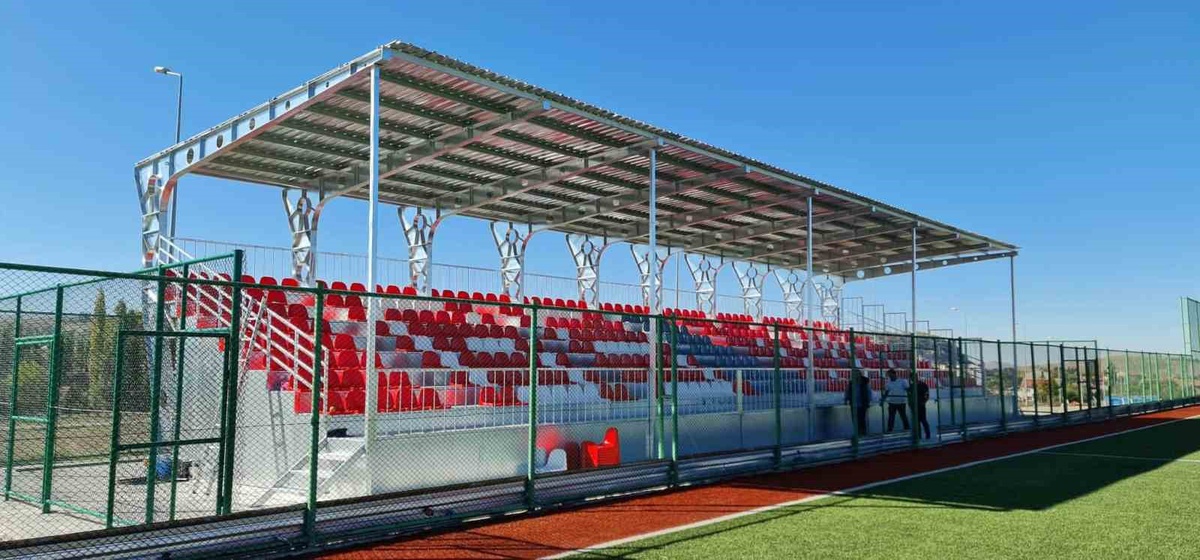 Kayseri Bünyan'daki stadyuma 500 seyirci kapasiteli tribün kazandırıldı