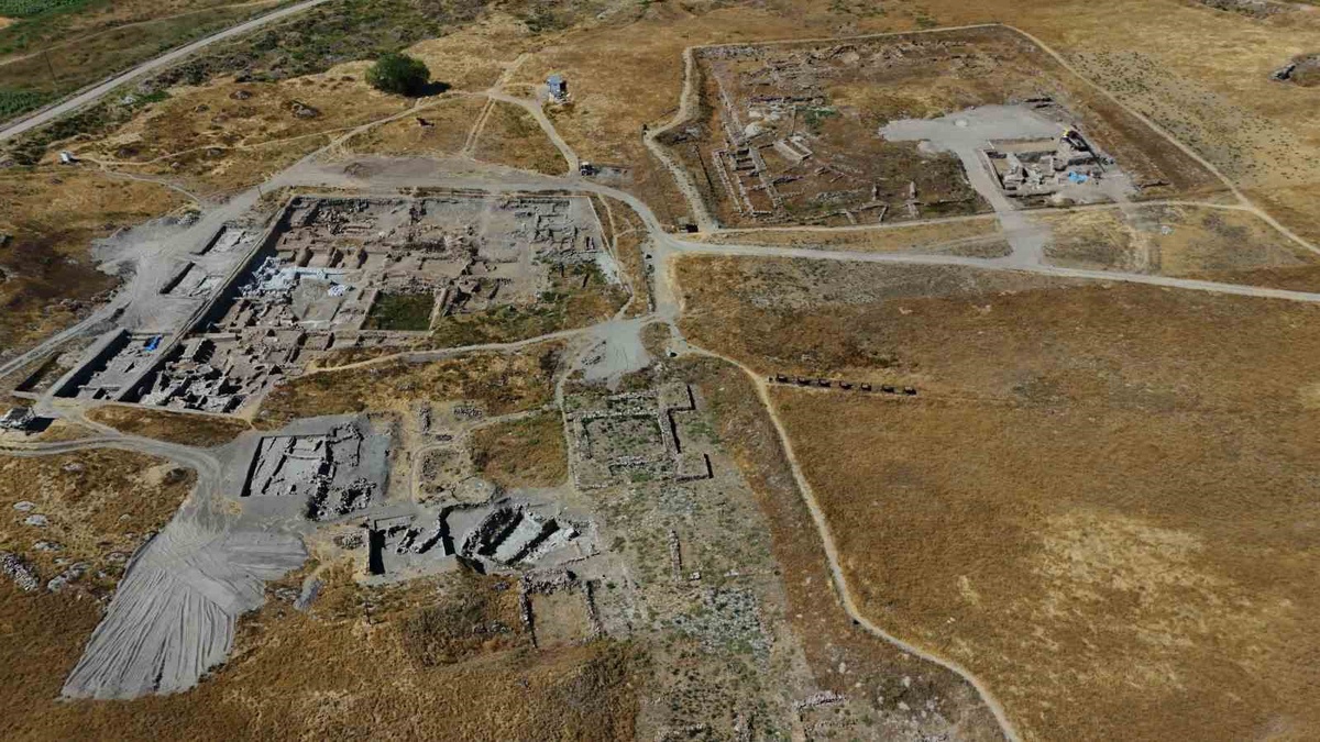 Kayseri Kültepe'de 78 yıllık kazıda ilk kez Helenistik mozaikli yapı bulundu