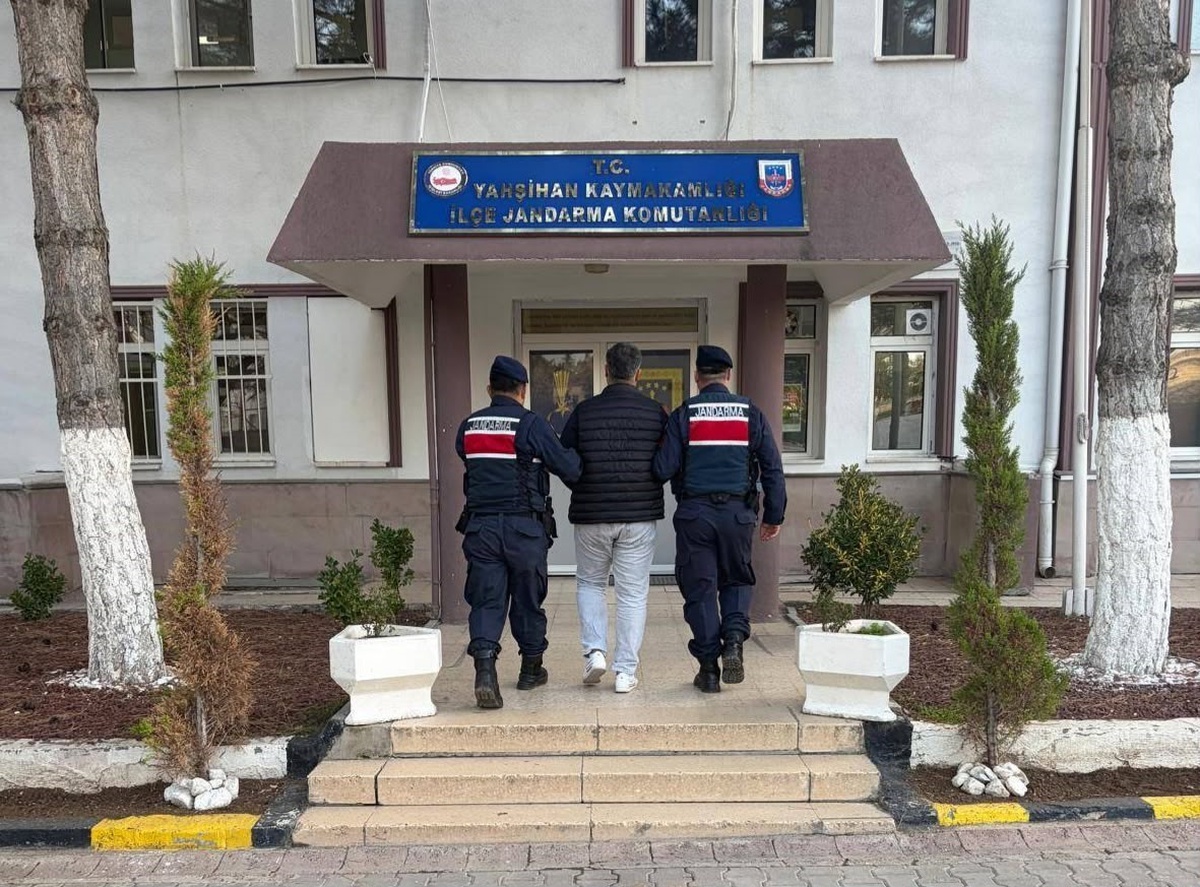 Kırıkkale'de hakkında 2 yıl 6 ay hapis cezası kesinleşen hükümlüyü jandarma yakaladı