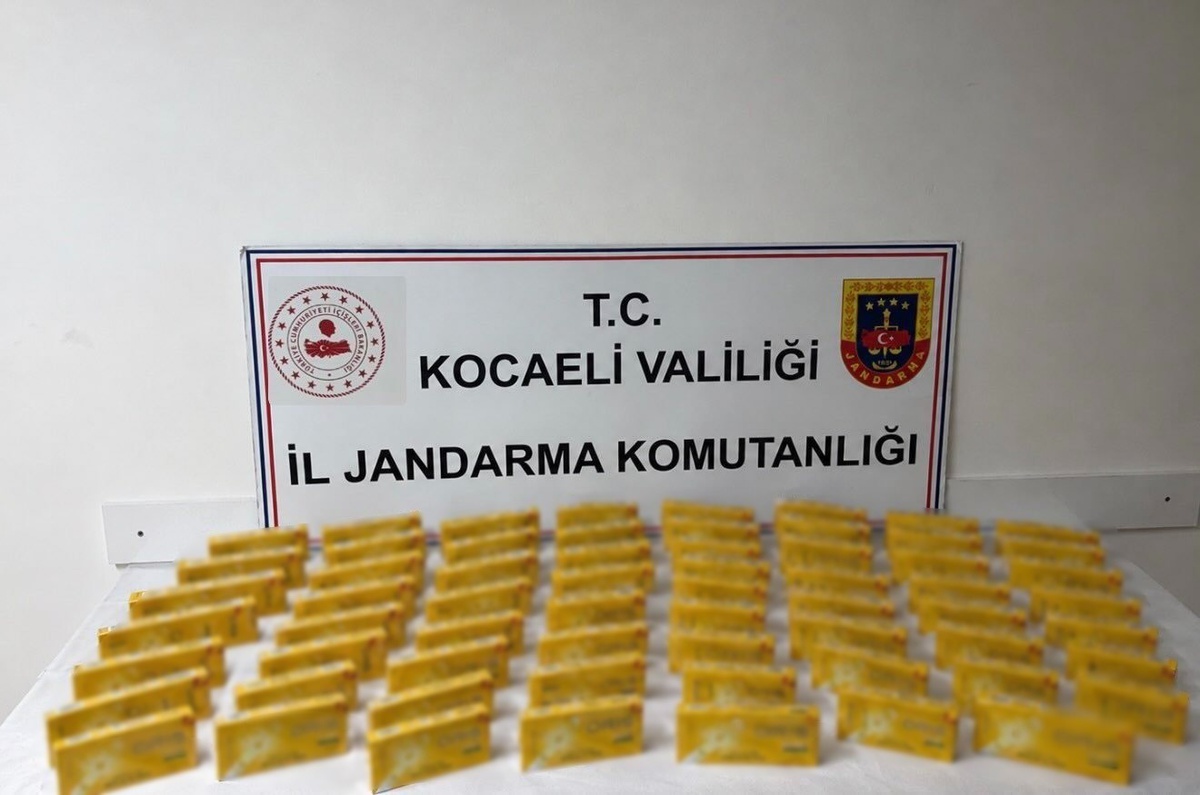 Kocaeli Dilovası ve Gebze'de jandarma aramalarında 920 bin liralık kaçak ürün bulundu