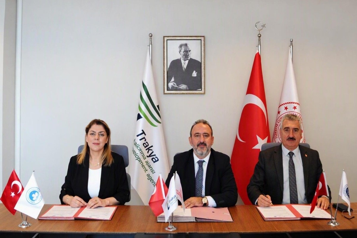 NKÜ ile Trakya Kalkınma Ajansı öğrencilere yapay zeka eğitimi için protokol imzaladı