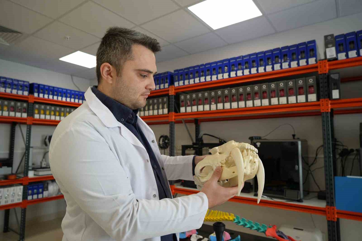 OMÜ Veteriner Fakültesi'nde anatomik modeller üç boyutlu baskıyla üretiliyor
