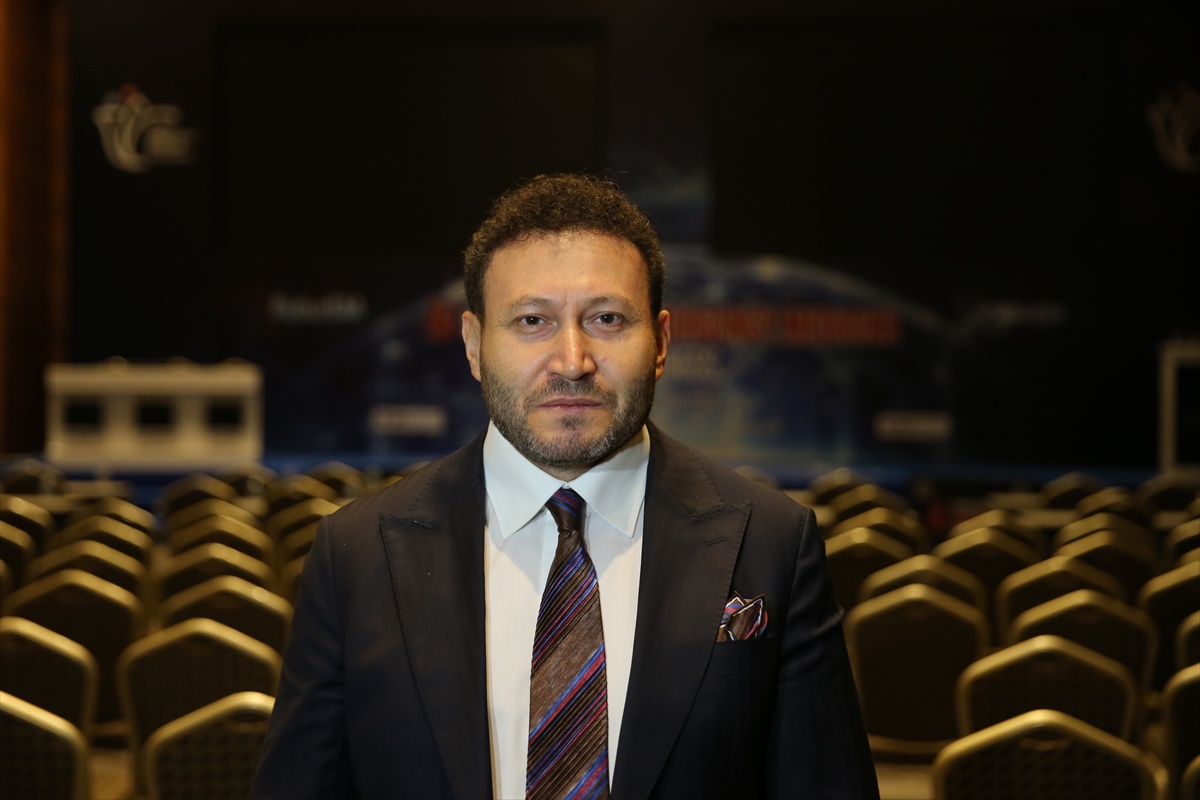 Şahin Çolak, acil servise başvuranların yarısından fazlasının acil olmadığını söyledi