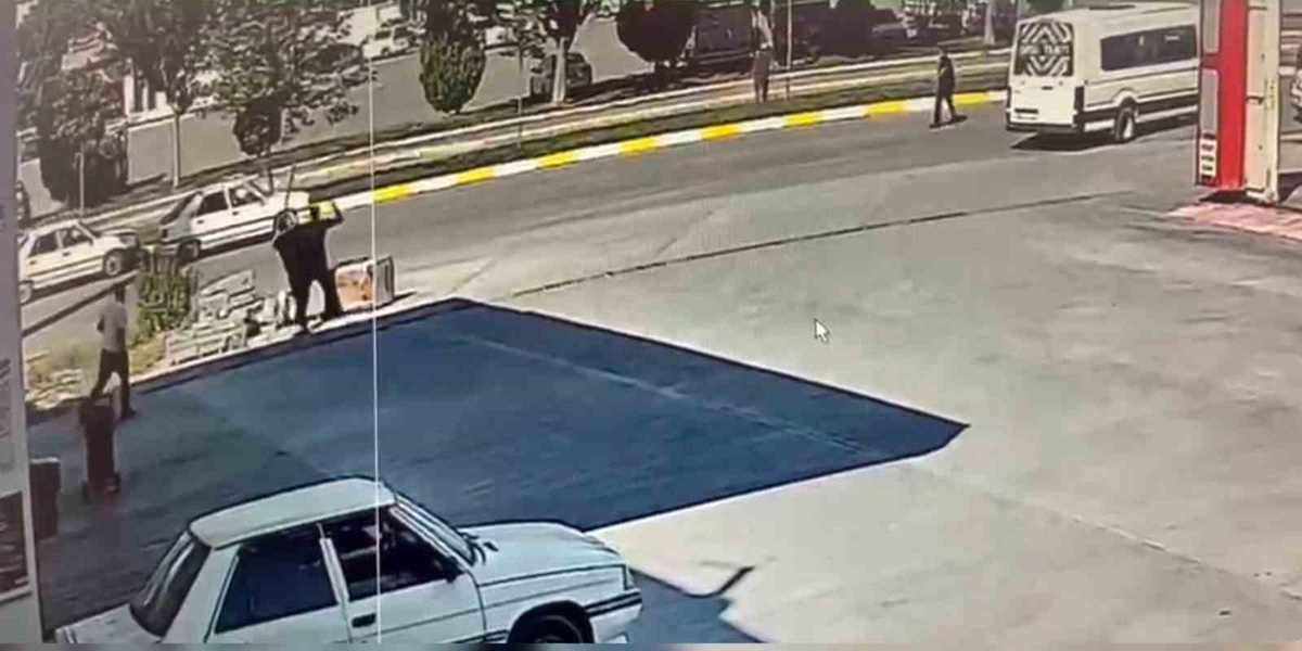 Şanlıurfaspor eski başkan yardımcısı T.B. silahla, 1 kişi de sopayla yaralandı