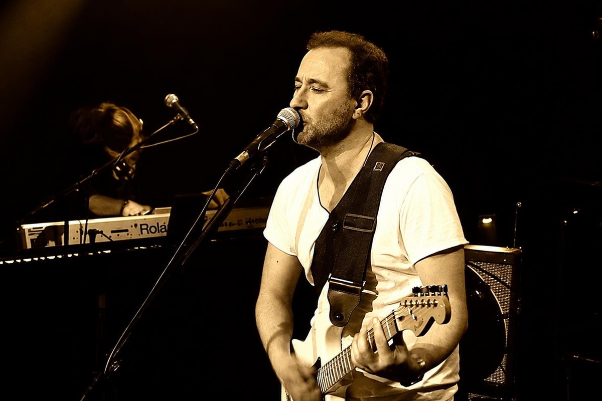 Şarkıcı Nev hayatını kaybetti