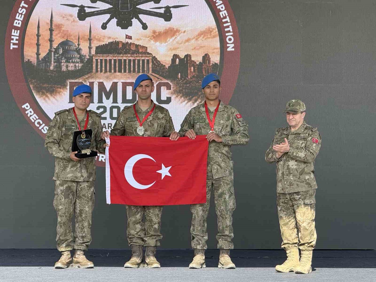 Uluslararası En İyi Askeri Uçangöz Yarışması’nda şampiyon Türkiye oldu