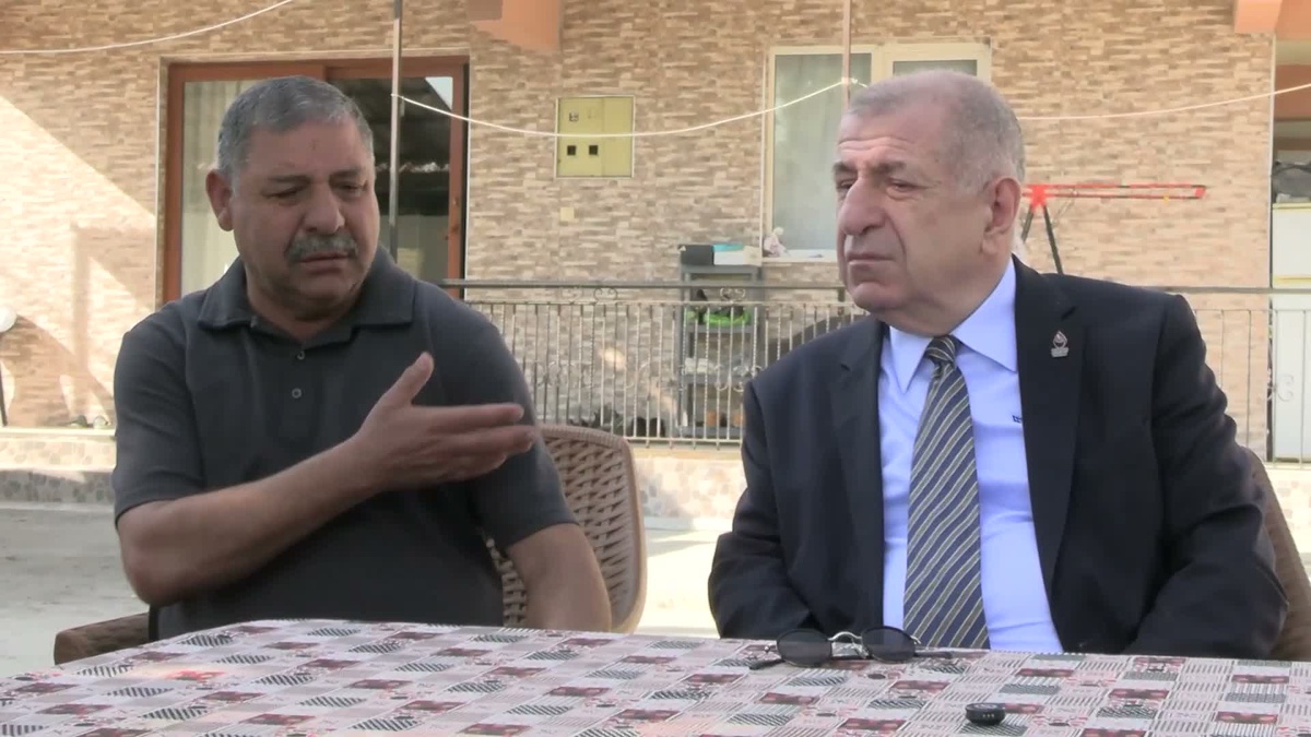 Ümit Özdağ, Denizli'de Gazi Erdal Özdemir'in ailesine taziye ziyaretinde bulundu