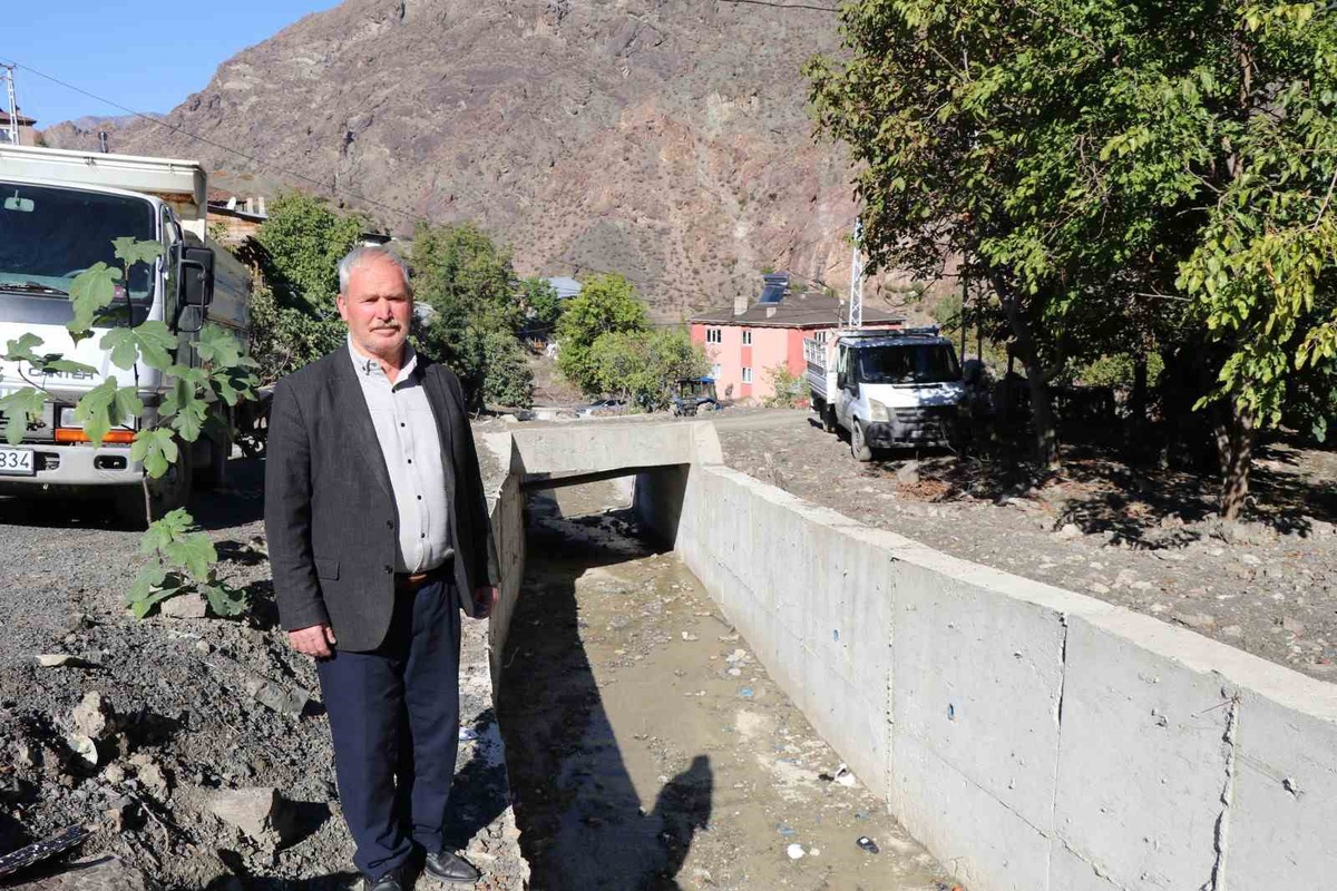 Erzurum'un Oltu ilçesine bağlı Ayvalı'da 2024 seli sonrası dere ıslahı tamamlandı