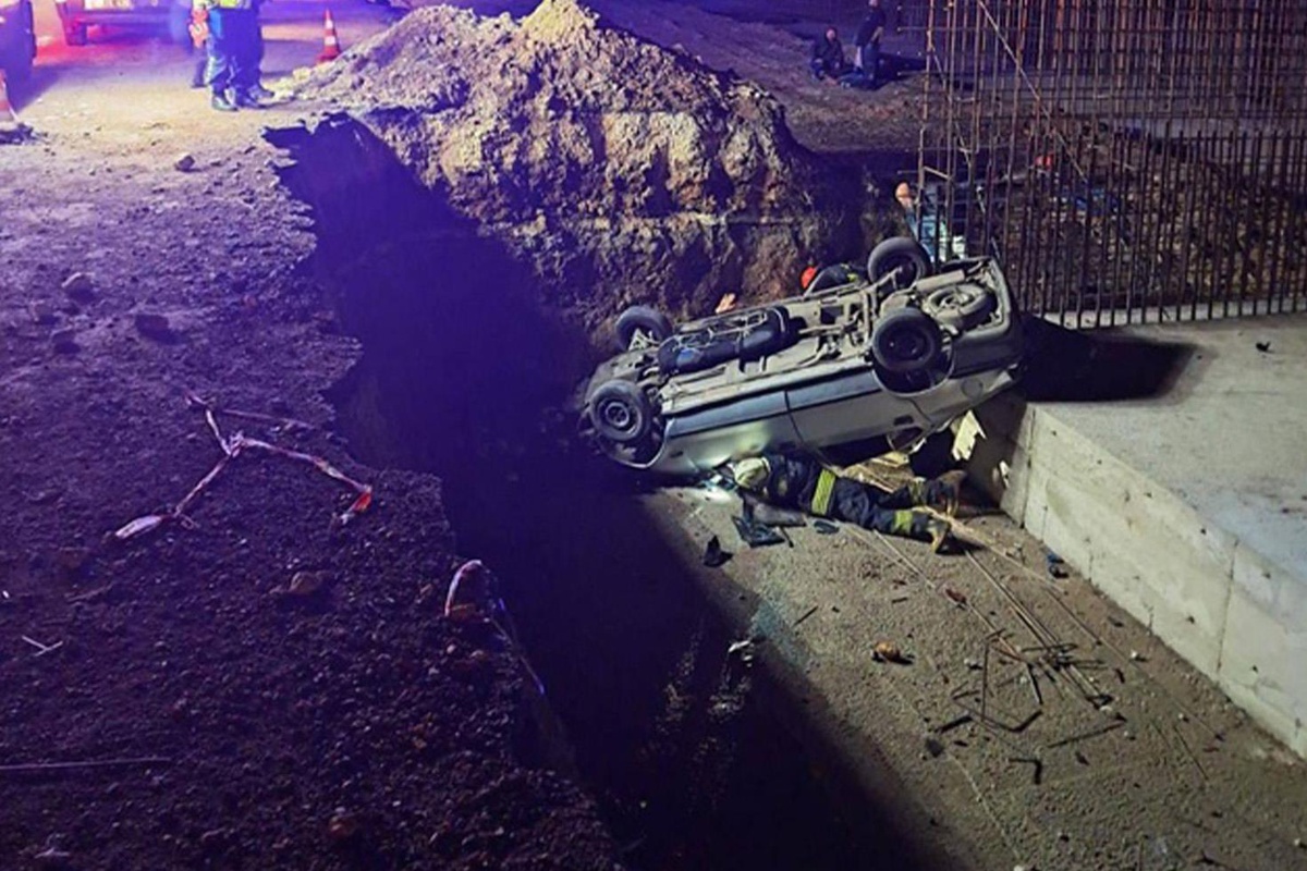 Yol çalışması faciaya dönüştü! Çukura düşen araçtan acı haber