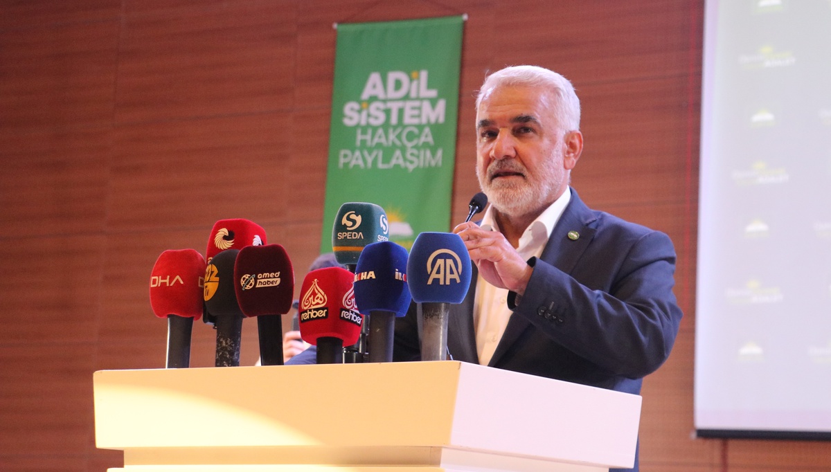 HÜDA PAR lideri Yapıcıoğlu, Diyarbakır kongresinde 'silah devreden çıkacak' dedi