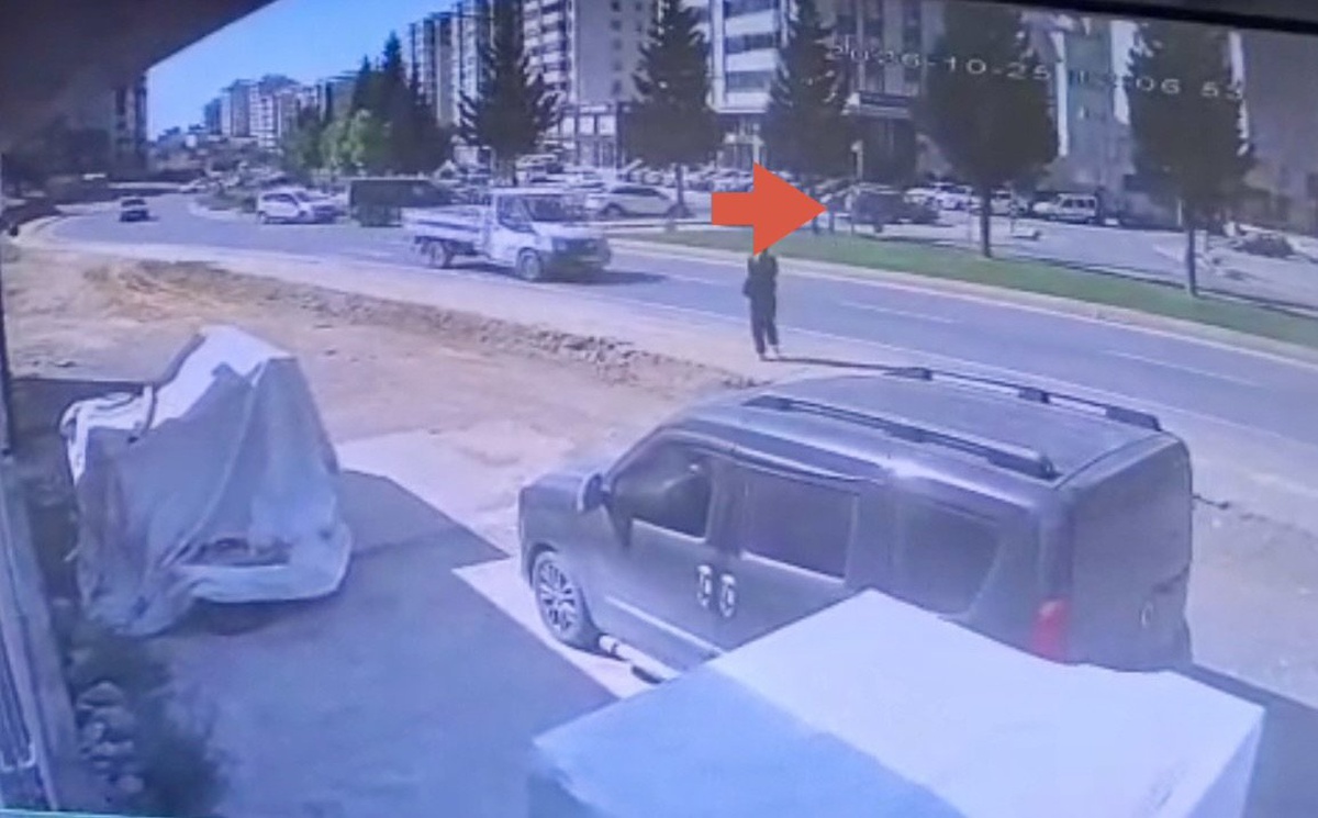Kahramanmaraş Onikişubat'ta otomobil ile motosiklet çarpıştı, sürücü yaralandı