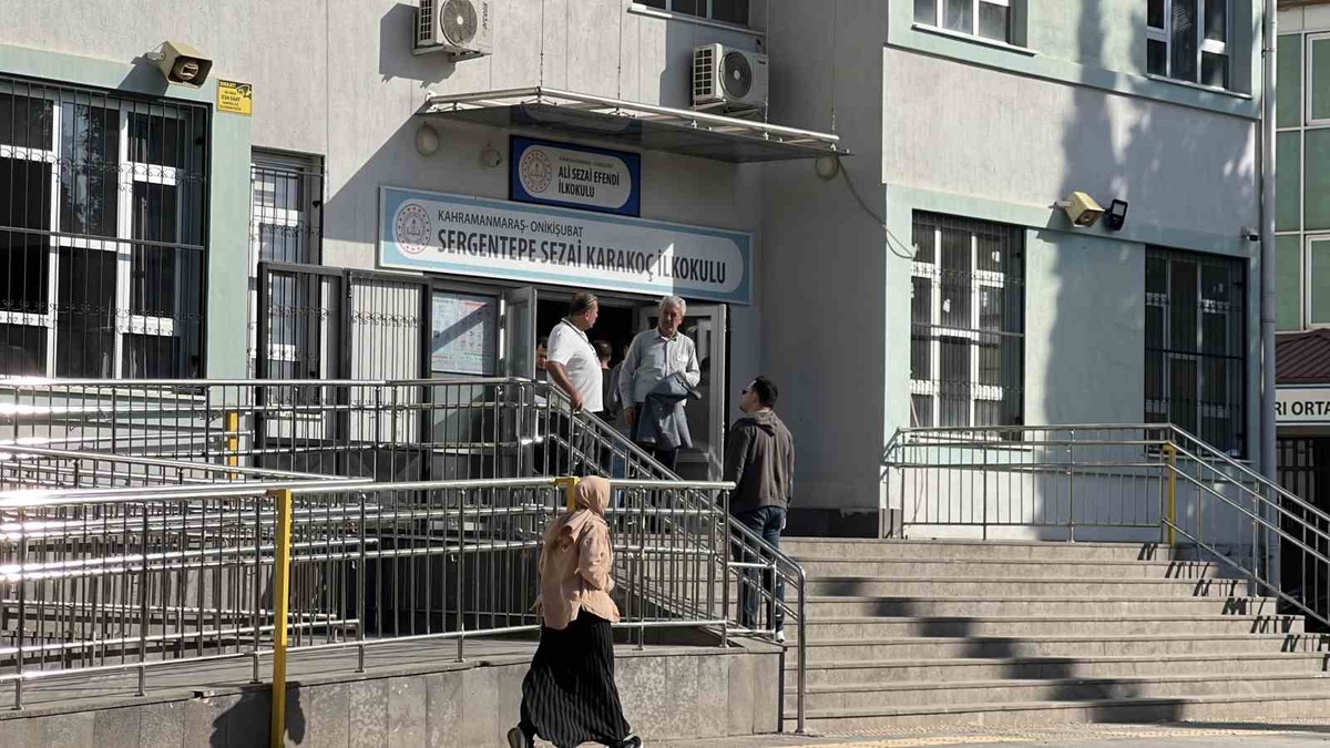 Kahramanmaraş'ta KPSS'ye 1 dakika geç kalan iki aday sınav binasına alınmadı