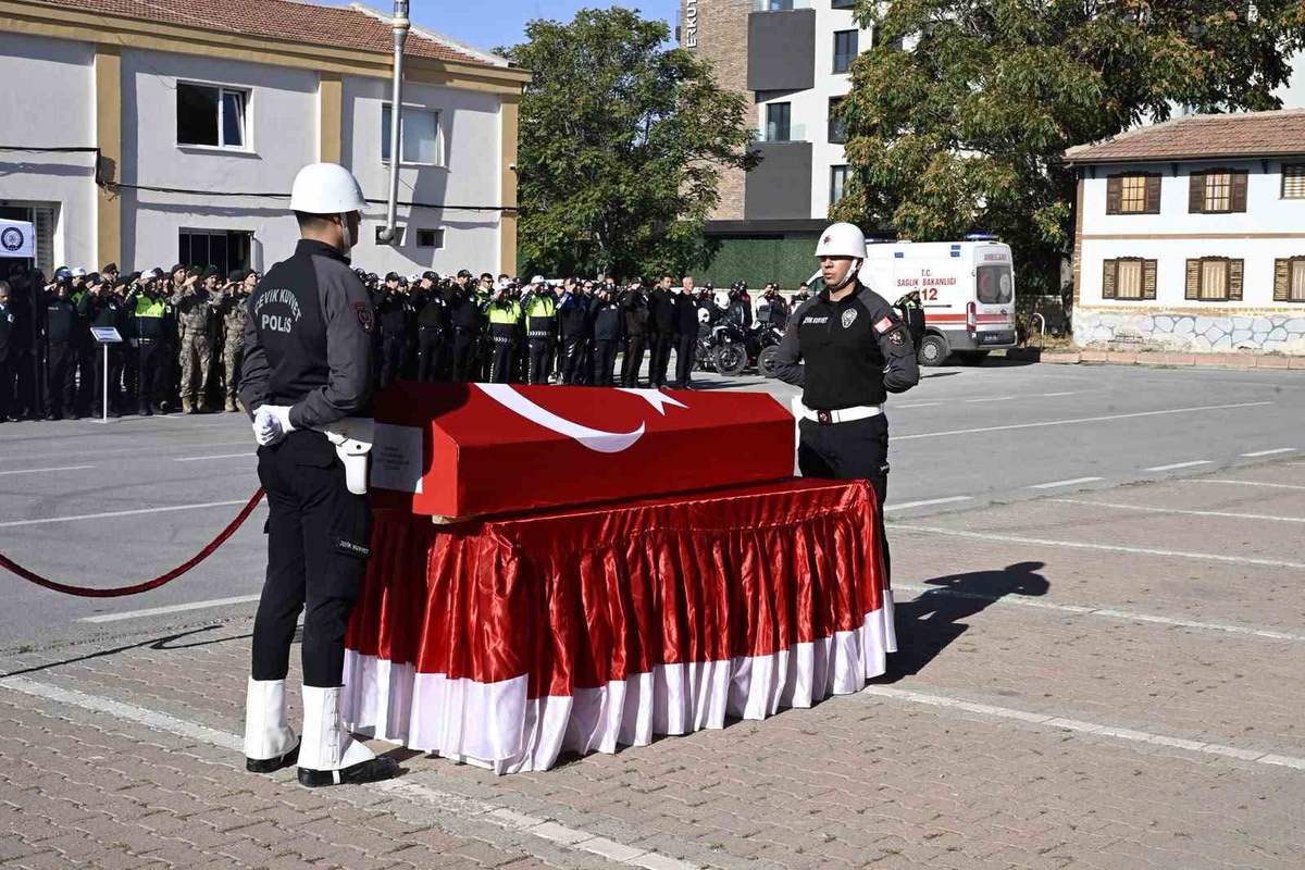Kaza sonrası ölen polis Ahmet Sami Kılıçkaya için Kayseri'de tören düzenlendi